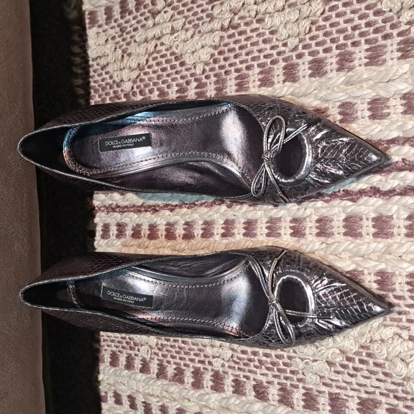 🎉 POSH SALE ~ DOLCE & GABBANA 38.5 authentic snakeskin heels, $1,395.00 - Picture 1 of 7